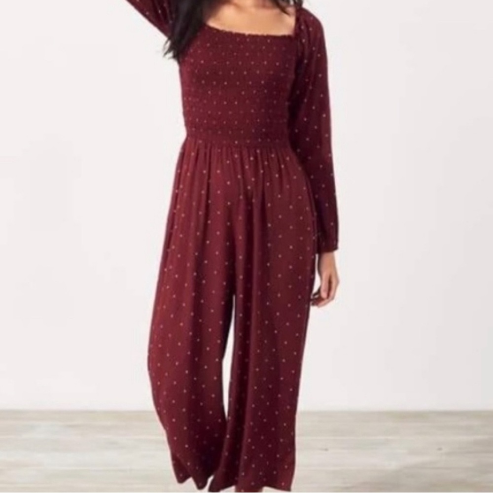 NWT!! Hollister Women’s ( Junior) off Shoulder Jumpsuit&Romper size S